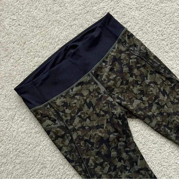 Lululemon Run Top Speed Capri Crop Full On Luxtreme Wm Sz 10 Mystic Jungle Green - Picture 9 of 13